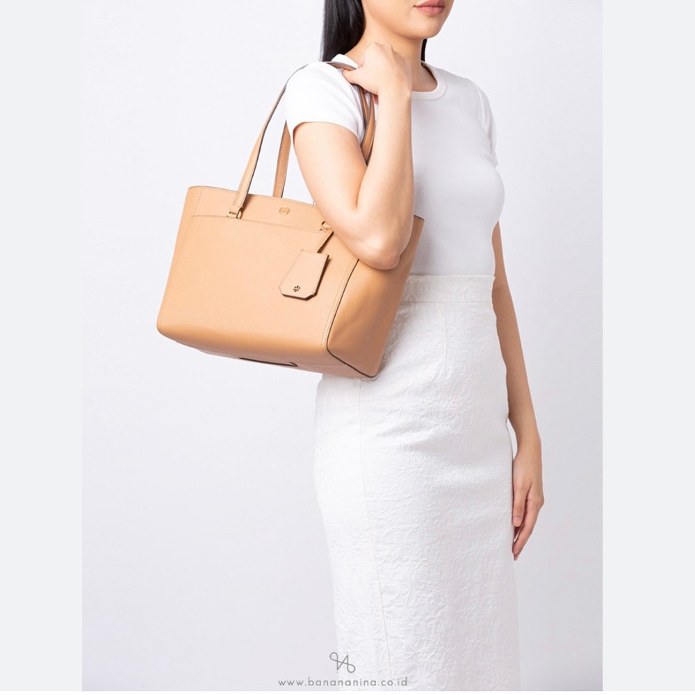 Tory Burch Robinson Tote - Picture 3 of 6